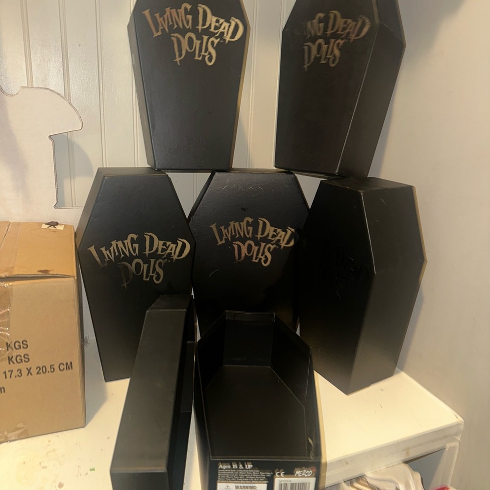 Black Coffin Box (1 box)